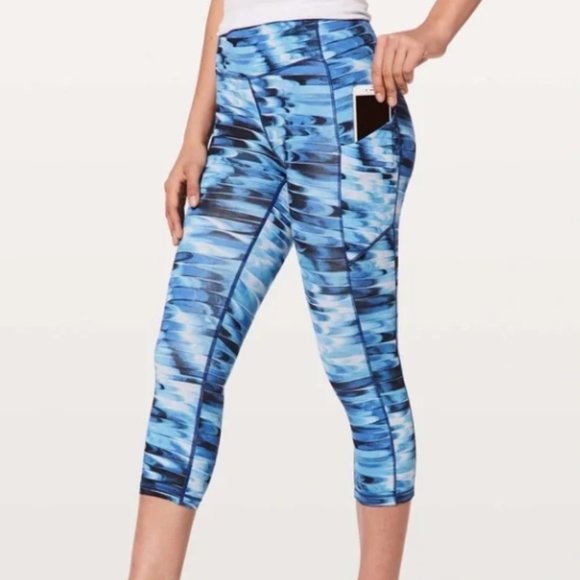 Lululemon Speed Up Crop - Picture 1 of 8